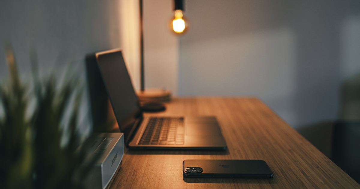 Handy Tips to Optimize a Dual-Monitor Setup for the Best Experience